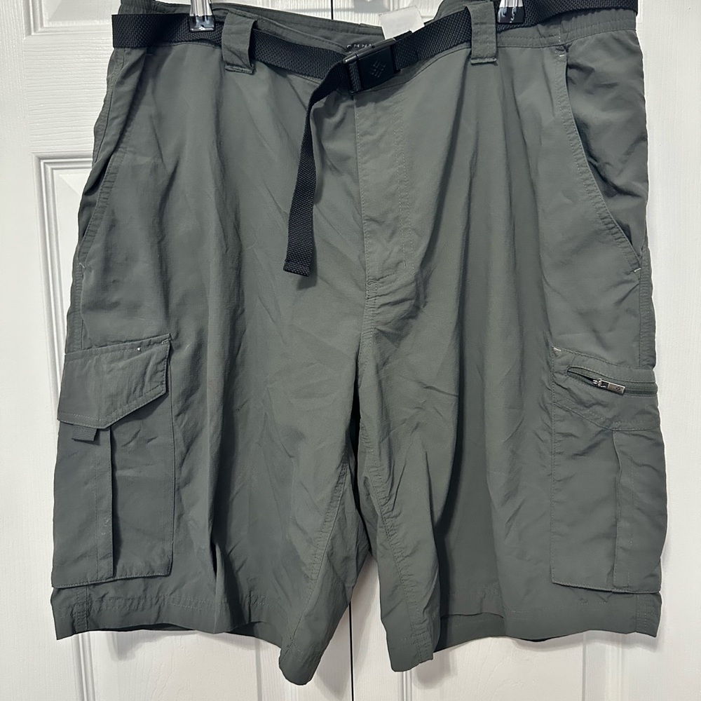 Columbia Men's Gray Cargo Shorts with Integrated Belt